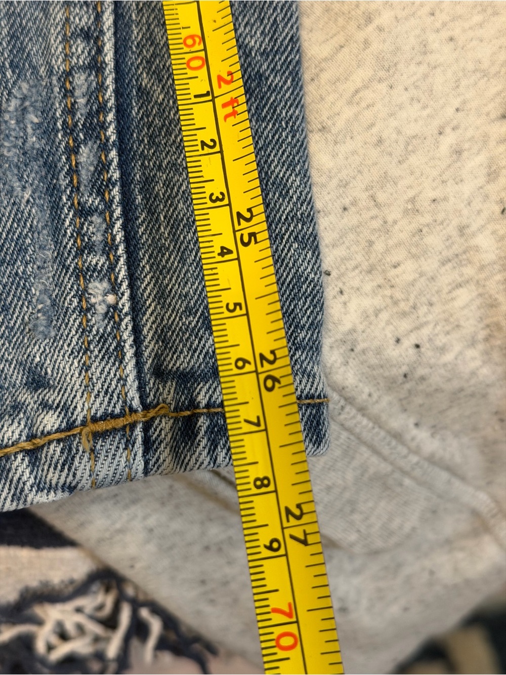 Old Navy Distressed Blue Mom‎ Jeans 10 - Picture 6 of 6